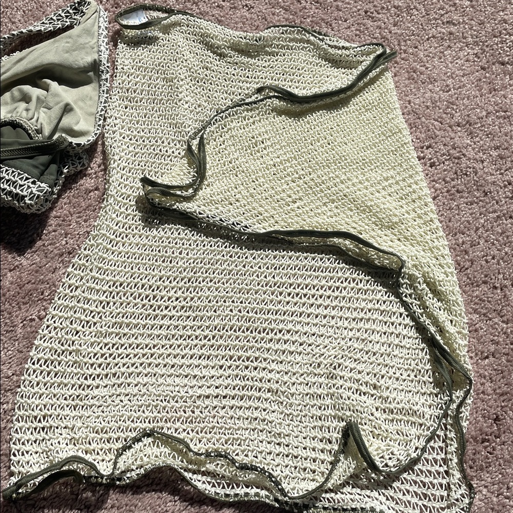 Ritchie Swimwear, Green and Cream Crochet Bikini Set. Size 9/10 - Picture 8 of 9